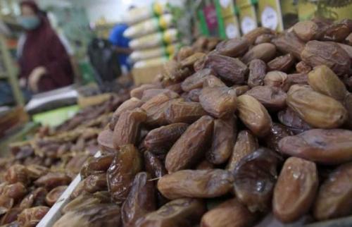 Sebanyak 100 Ton Kurma dari Raja Salman Akan Dibagikan ke Masjid hingga Panti Asuhan
