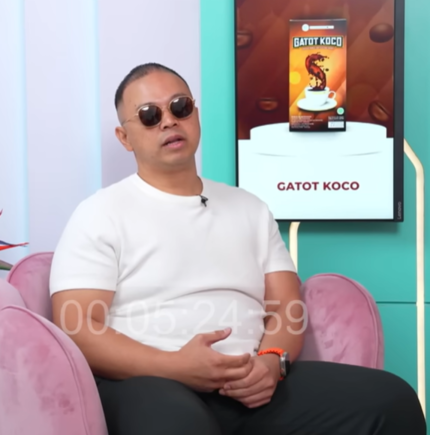 Ini Bisnis Milik Codeblu, Food Vlogger Yang Kalahkan Chef Arnold Di ...