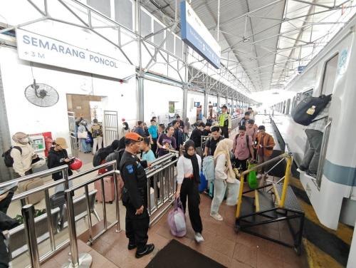 KAI Buka Dua Rute Baru, Semarang-Cilacap dan Surabaya-Cilacap