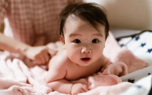 Penghasilan Baby Wrangler: ‘Pawang’ Anak di Set Produksi, Gajinya Bisa Tembus Segini
