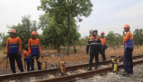 Rawan Longsor dan Banjir, KAI Cek Jalur Rel Ruas Bangil hingga Lawang