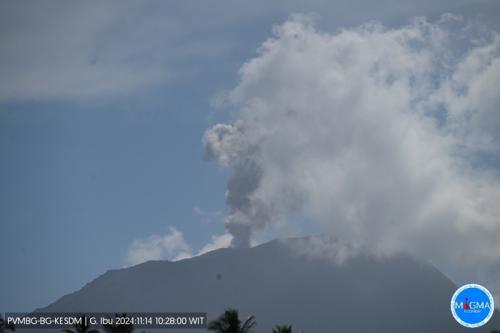 Gunung Ibu di Halmahera Tiga Kali Erupsi Beruntun Pagi Ini