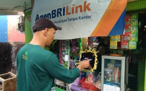 AgenBRILink Hadir di Tengah Kebun Sawit, Petani Rasakan Manfaat