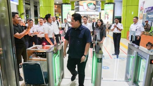 Begini Reaksi Erick Thohir saat Jajal KA Langsung Jakarta-Semarang