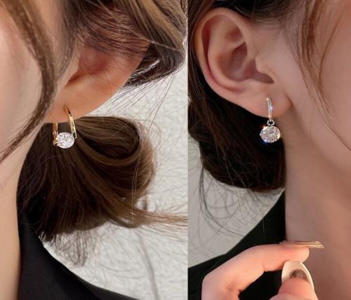 5 Model Anting Emas 1 Gram untuk Dewasa, Populer di Kalangan Wanita