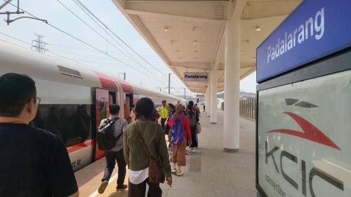 Naik Whoosh Jakarta-Bandung Cukup Bayar Rp175 Ribu, Begini Caranya