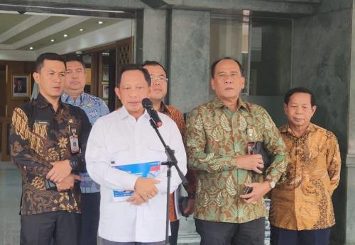 Pelantikan Kepala Daerah Batal Digelar 6 Februari, Mendagri Tunggu Putusan MK