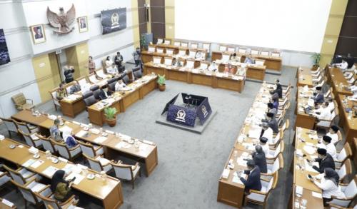 Menag dan Komisi VIII DPR Gelar Raker, Bahas Efisiensi Anggaran hingga Rp14 Triliun