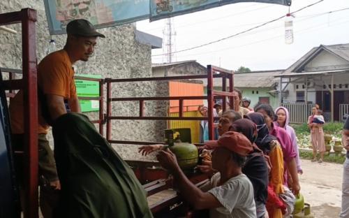 Gas LPG 3 Kg Langka di Bekasi, 80 Tabung Ludes Terjual dalam 30 Menit