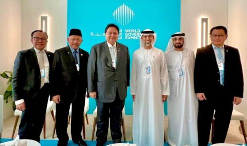 Temui Airlangga, Emirates Airlines Mau Tambah Penerbangan di Indonesia