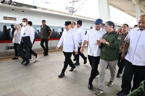 Menhub Bakal Percepat Bangun Akses Jalan Stasiun Kereta Cepat Karawang