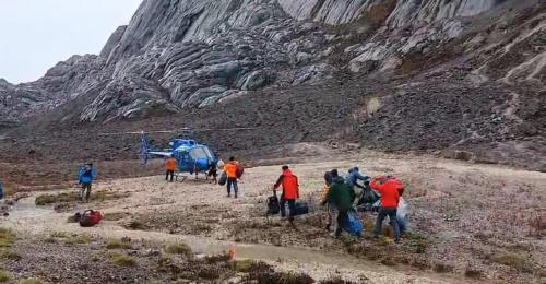 2 Pendaki Tewas di Gunung Cartenz Akibat Hipotermia, 1 Jenazah Sudah Dievakuasi