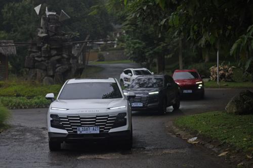 Begini Sensasi Gunakan Mobil Jetour Dashing Tempuh Rute Jakarta-Bandung
