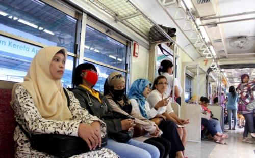 Begini Ketentuan Berbuka Puasa di KRL, Trans Jakarta, MRT, dan LRT Terbaru 2025