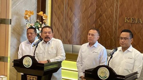 Kejagung Tanggapi Kabar Tersangka Korupsi Minyak Mentah Pertamina Punya Grup WA Orang Senang-Senang
