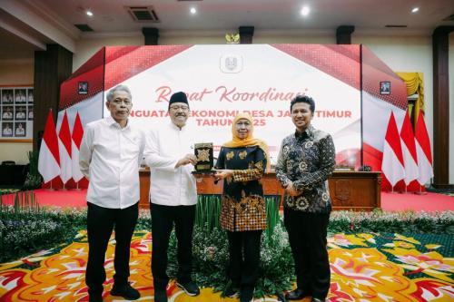 Mensos Ajak Khofifah Sukseskan Program Sekolah Rakyat di Jatim