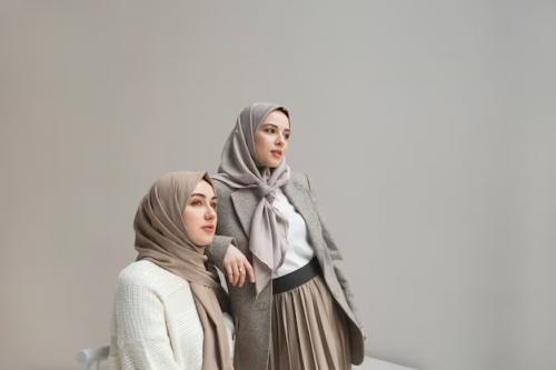 10 Dresscode Bukber yang Mewah tapi Tetap Elegan
