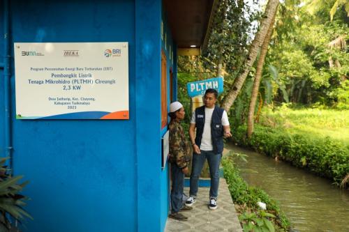 BRI Peduli Beri Bantuan Pembangkit Listrik Tenaga Mikro Hidro untuk Desa BRILiaN Jatihurip