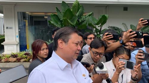 Nilai Tukar Rupiah Melemah, Airlangga: Naik Turun Biasa