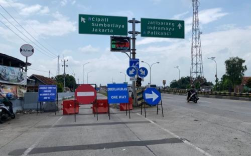 One Way, Polisi Tutup Akses Tol dari Arteri Pantura Cirebon ke Tol Cipali