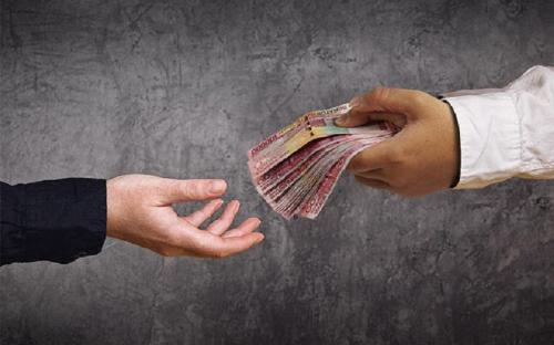 Apa Itu Bank Deprok? Pinjaman Bunga Besar yang Meresahkan  