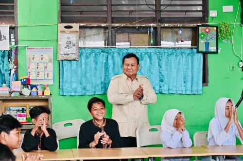 Prabowo Buka 35 Sekolah Berasrama untuk Keluarga Tak Mampu di Juli 2025