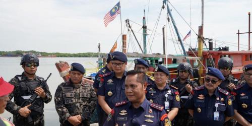 KKP Tangkap Dua Kapal Ikan Ilegal Berbendera Malaysia, Cegah Kerugian Negara Rp19,9 Miliar