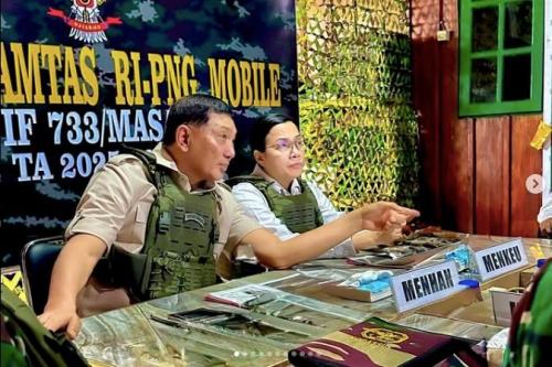 Menkeu dan Menhan Kunjungan ke Nduga Papua, Kompak Kenakan Rompi Antipeluru