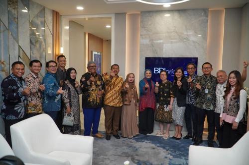 Resmikan Sentra Layanan Prioritas di Cirebon, BRI Miliki 43 Lokasi Layanan Premium di Indonesia