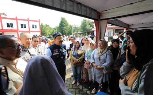 Tangis Haru di Uji Coba Sekolah Rakyat, Orang Tua Senang Anaknya Bisa Lanjut Sekolah