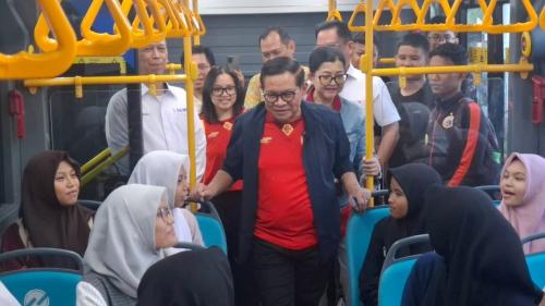 Pramono Resmikan Transjakarta Rute Blok M-Ancol, Gunakan 13 Bus Listrik