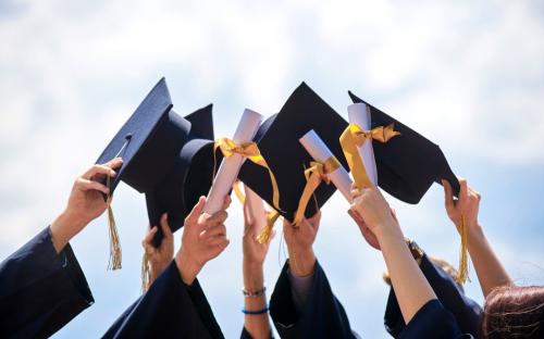 5 Daftar Bank yang Menyediakan Beasiswa untuk Pelajar dan Mahasiswa