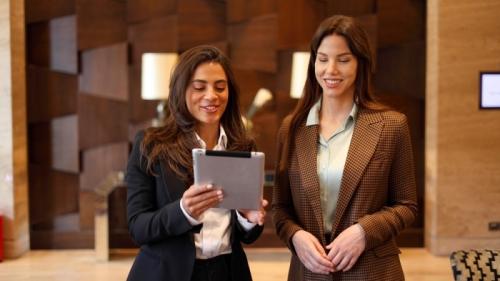 Strategi Efektif Membangun Sinergi dan Komunikasi Internal Perusahaan