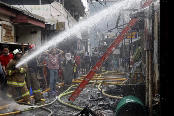 Kebakaran Di Kawasan Padat Penduduk Jakarta