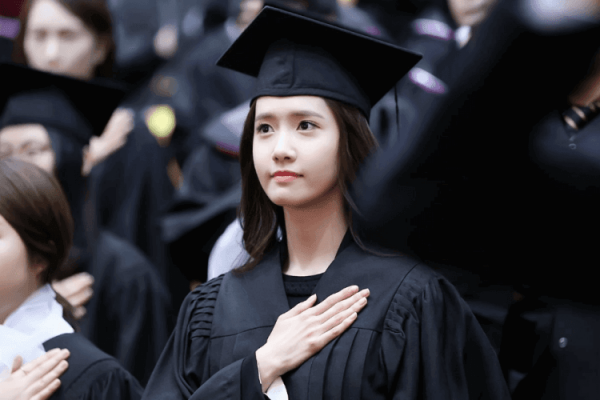 Bagi mahasiswa yang baru lulus mencari dan mendapatkan pekerjaan idaman adalah target hidup selanjutnya.