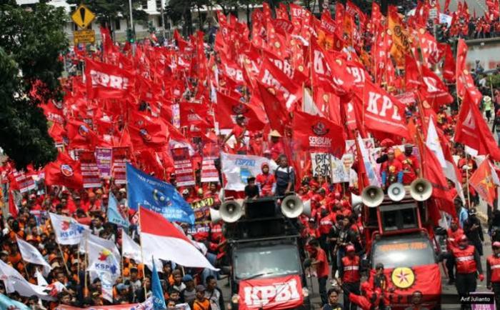 Bergeser ke Balai Kota, Buruh Minta Anies Baswedan Cabut Kenaikan UMP 1 Persen (FOTO:MNC Media)
