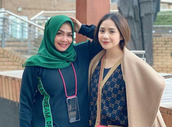 Berikan Black Card untuk Cucunya, Ini Sederet Kekayaan Rieta Amilia. (Foto: Rieta Amalia)