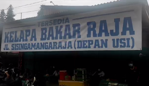 Kena PHK, Kini Mantan Sales Mobil Banting Stir Jadi Pengusaha Kelapa Bakar (FOTO:MNC Media)