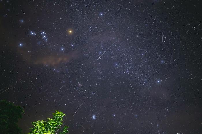 Hujan Meteor (Ilustrasi by Pexels)