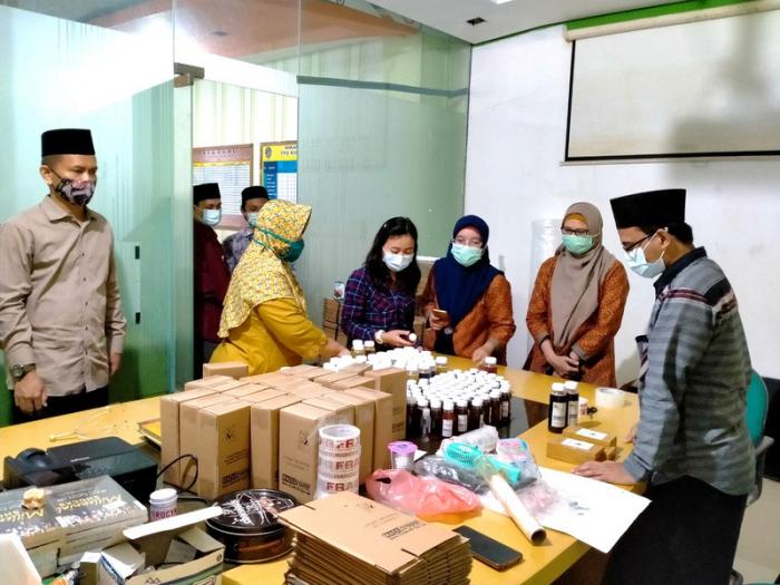 Pacu Wirausaha Santri, Pesantren dan Panti Asuhan Al Madina Kembangkan Madu Syarif (Dok.MNC Media)