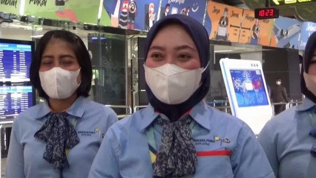 Buah Kejujuran, Cleaning Service Soetta yang Kembalikan Cek Rp35 M Diangkat Jadi Supervisor (FOTO:MNC Media)