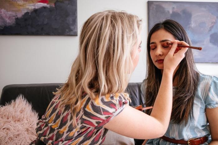 Make Up Artist (MUA) memiliki skill untuk merias wajah dan keahlian khusus (Ilustrasi)