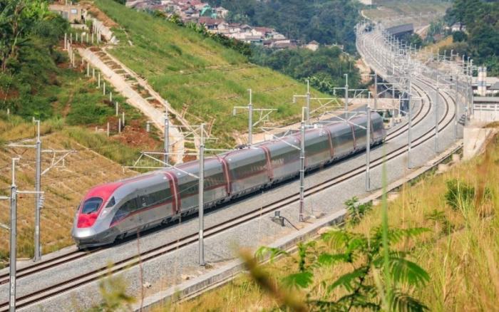 KCIC Catat 32 Perjalanan Whoosh Terhambat Gara-Gara Layangan Putus. (Foto Istimewa)