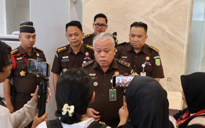 Kejagung mengajukan banding atas vonis lima terdakwa kasus korupsi komoditas timah di wilayah Izin Usaha Pertambangan PT Timah Tahun 2015-2022.