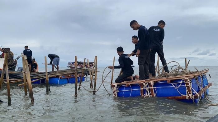 Polisi menunggu hasil penyelidikan dari PSDKP KKP tentang ada tidaknya dugaan pidana dalam kasus pagar laut Tangerang.