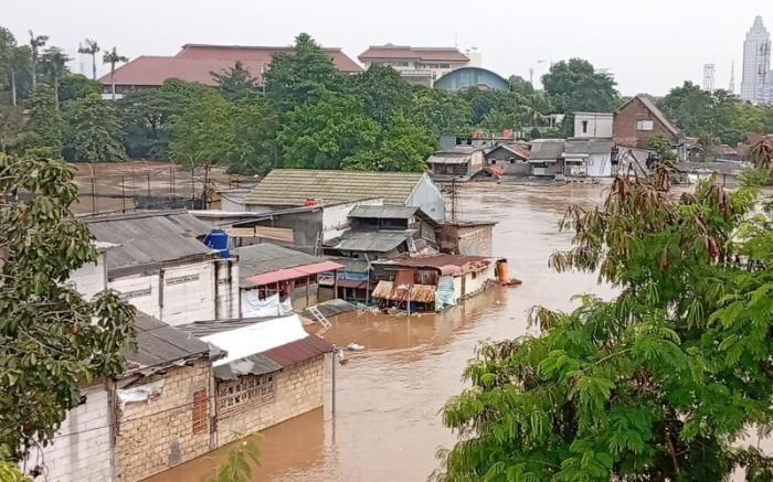 Gubernur DKI Jakarta Pramono Anung fokus untuk melakukan normalisasi Bantaran Kali Ciliwung di tiga wilayah.