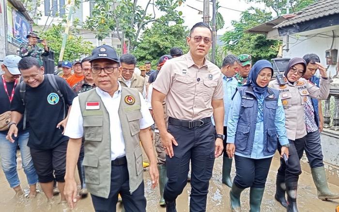 Menko PMK Pratikno meminta Pemerintah Provinsi Jakarta untuk turut membantu penanganan banjir di wilayah Kota Bekasi.