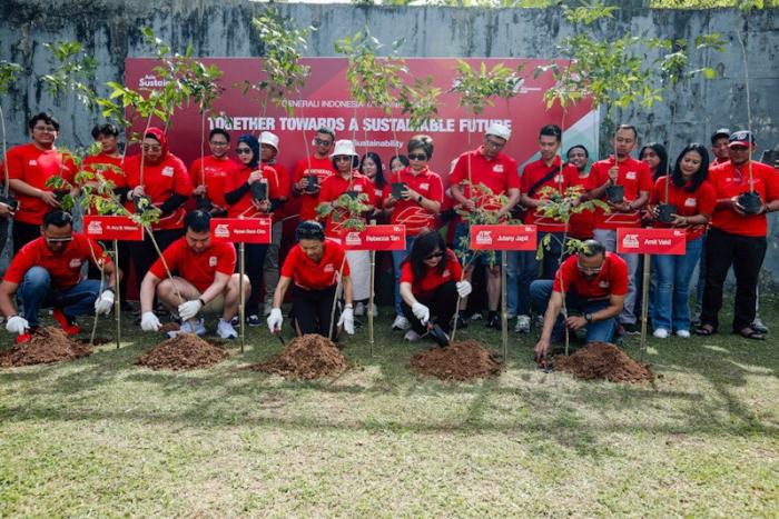 Generali Indonesia menggelar seremoni penanaman pohon di Kawasan Sentul, Bogor