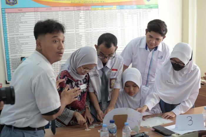Memperingati usia ke-69, Asuransi Astra merayakan perjalanannya dengan sederhana bersama beberapa yayasan serta sekolah penyandang disabilitas