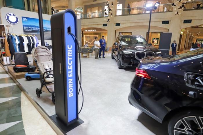 BMW dan MINI Indonesia gelar BMW Group Plaza Senayan Exhibition di Main Atrium, Plaza Senayan mulai hari ini hingga 19 Oktober 2025.
